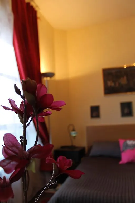 Lupa Rome Bed and Breakfast